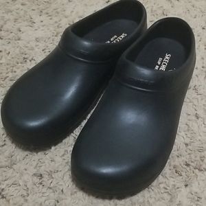 Sketchers slip resistant work shoes